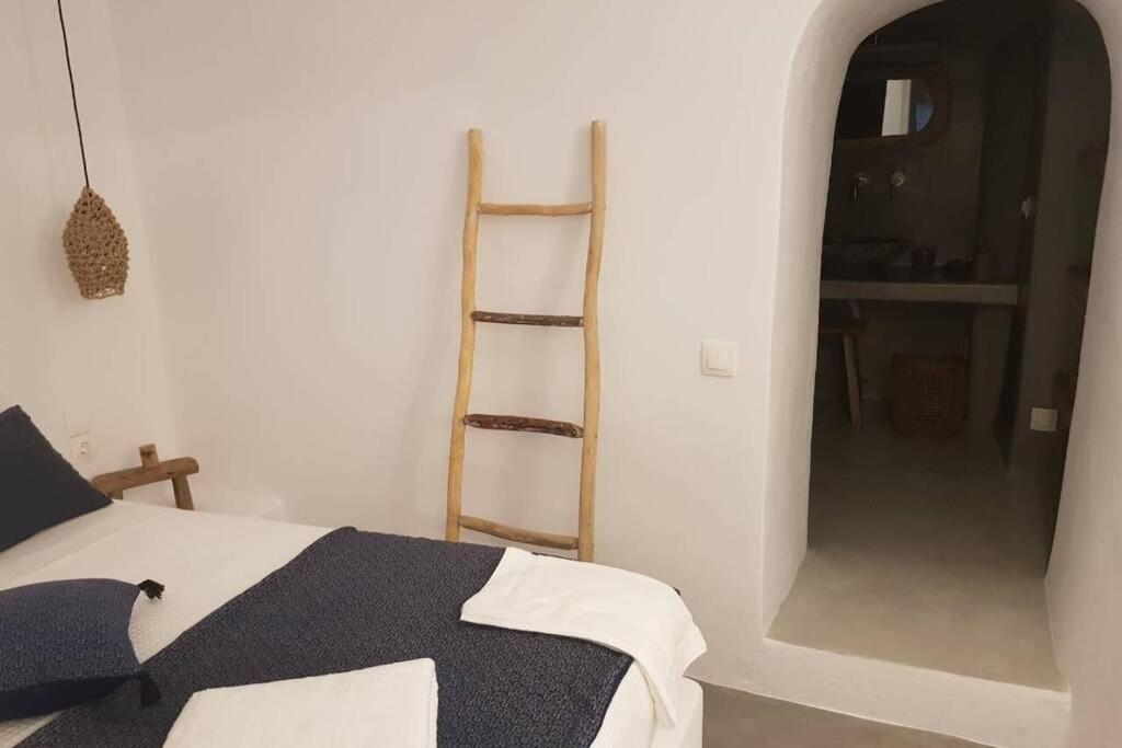 Santorini Folia Cave House With Jacuzzi Villa Pírgosz Kültér fotó