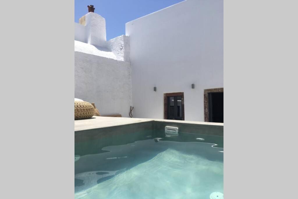 Santorini Folia Cave House With Jacuzzi Villa Pírgosz Kültér fotó