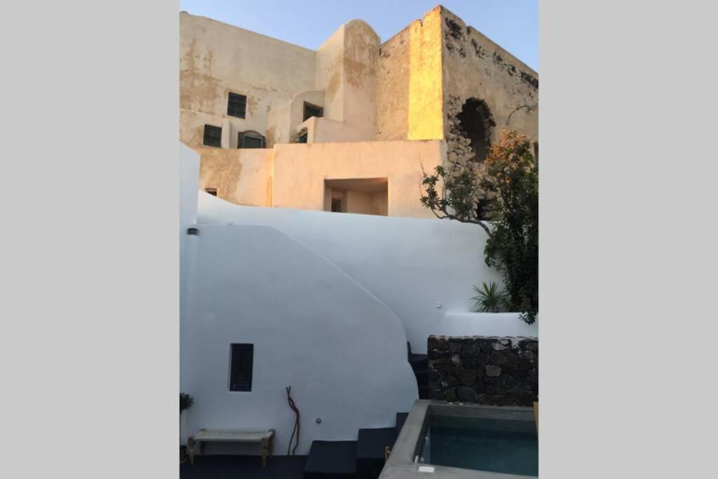 Santorini Folia Cave House With Jacuzzi Villa Pírgosz Kültér fotó